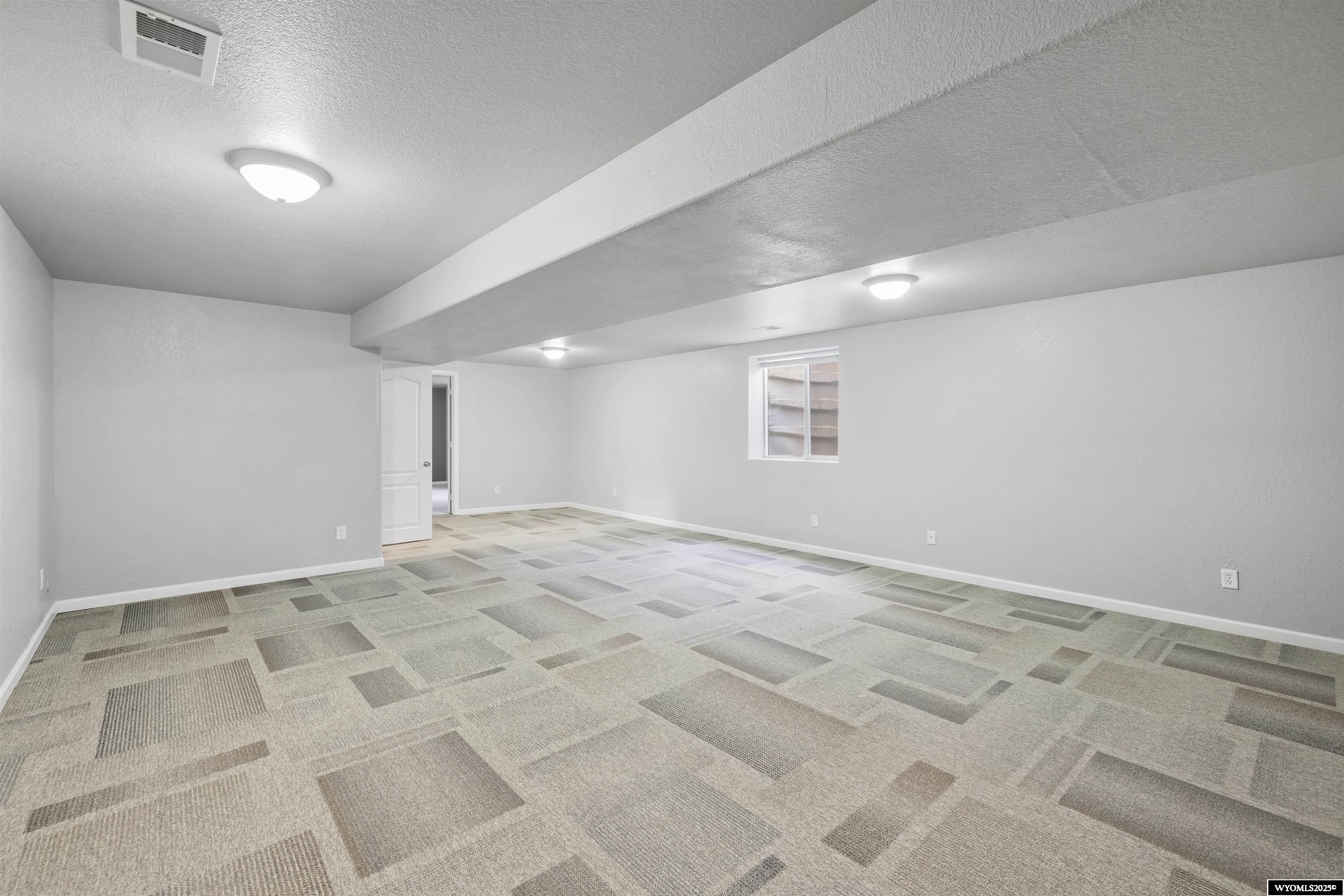 1620 Falconcrest Boulevard Casper, WY 82601 - Photo 28 of 37