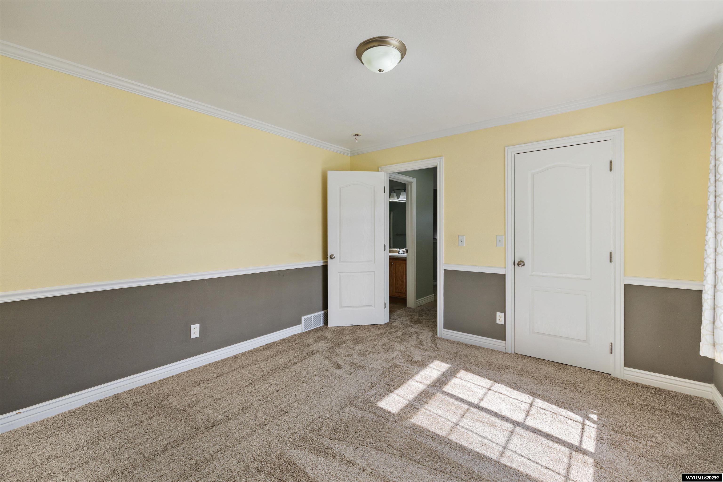 1620 Falconcrest Boulevard Casper, WY 82601 - Photo 8 of 37