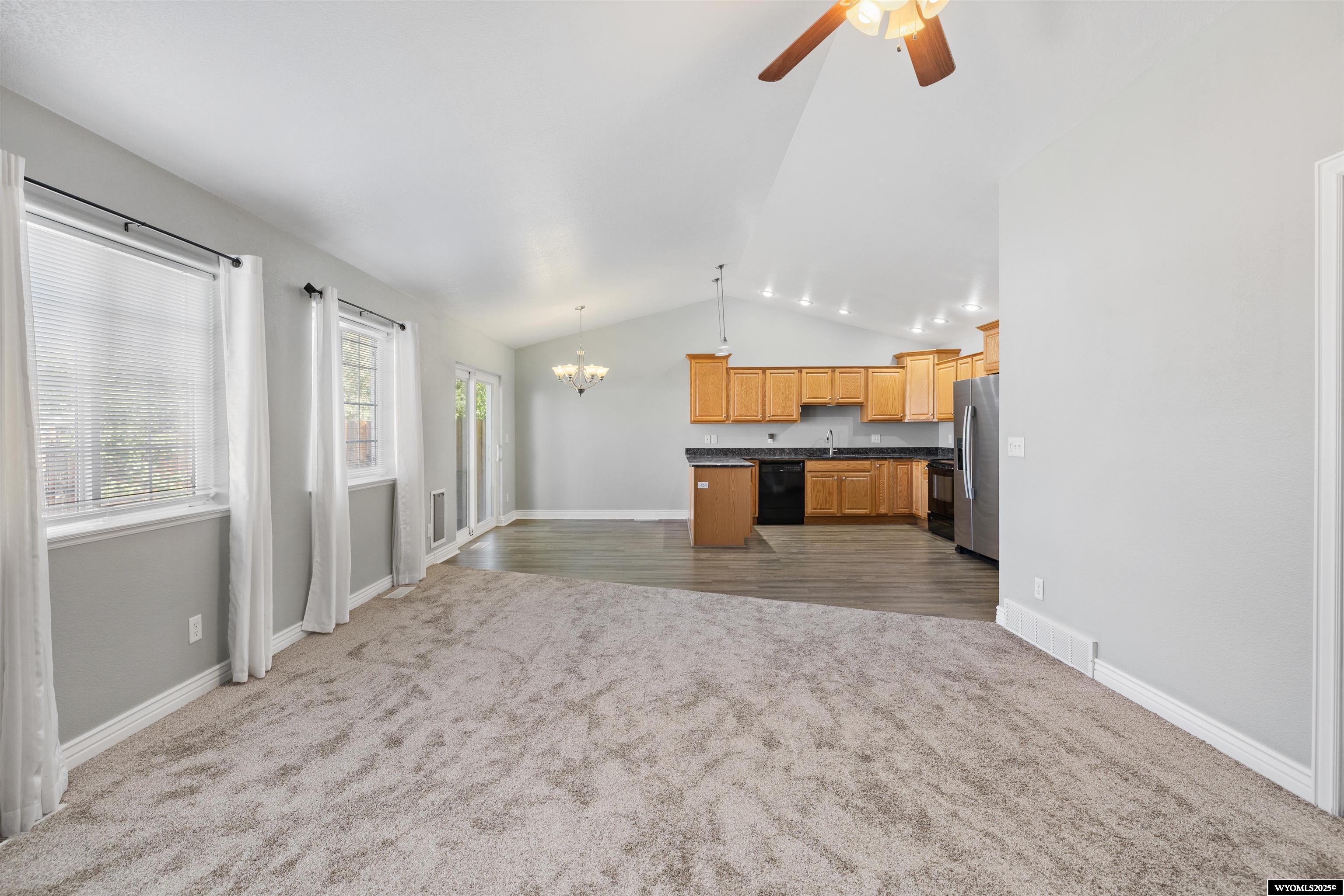 1620 Falconcrest Boulevard Casper, WY 82601 - Photo 10 of 37