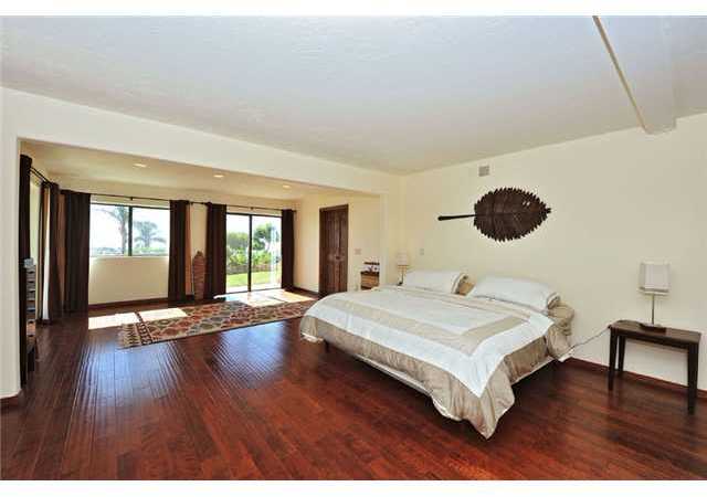 15750 Quail Mountain Road Poway, CA 92064 - Photo 8 of 25 Large Master Bedroom With Hardwood Floors!