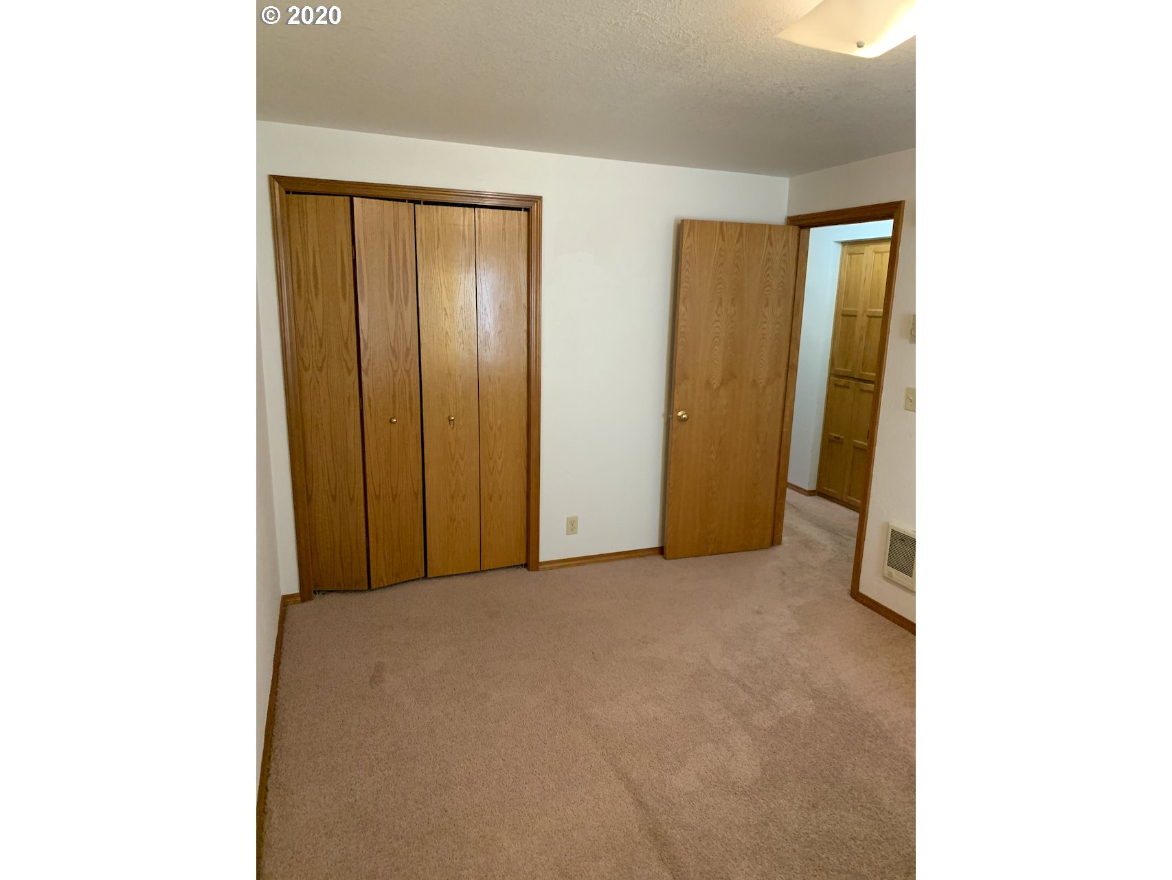 5064 Forsythia Street Springfield, OR 97478 - Photo 10 of 15