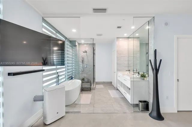 $19,900 | 650 Northeast 32nd Street, Unit BH4, Miami, FL 33137