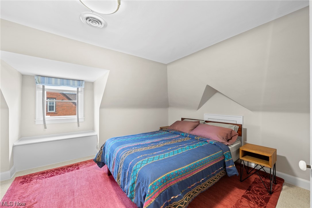 3276 Chadbourne Road Cleveland, OH 44120 - Photo 27 of 38 3rd floor bedroom