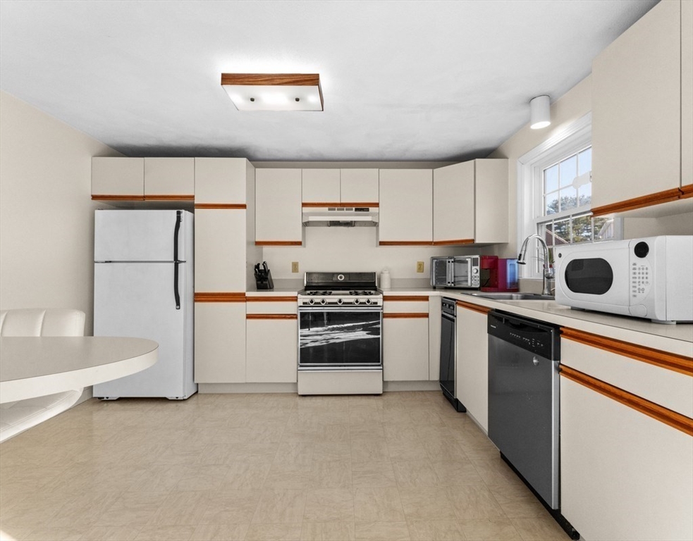 477 Northboro Road West, Unit 8 Marlborough, MA 01752 - Photo 15 of 41