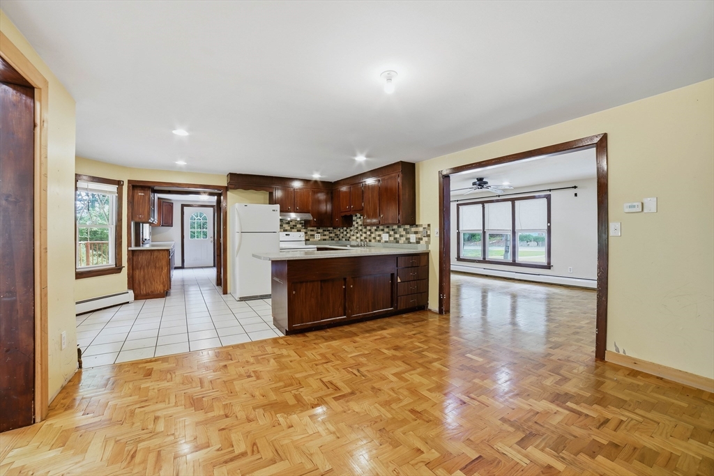 132 Charlton Road Spencer, MA 01562 - Photo 6 of 34