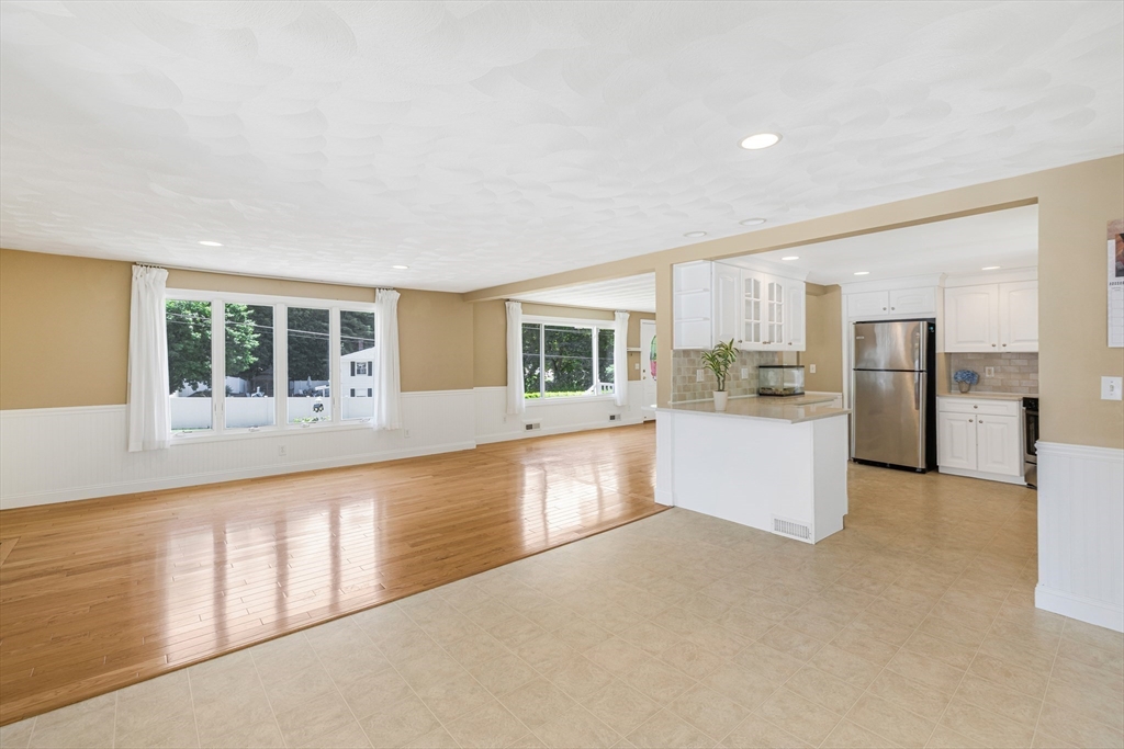 14 Raymond Road Chelmsford, MA 01824 - Photo 6 of 35