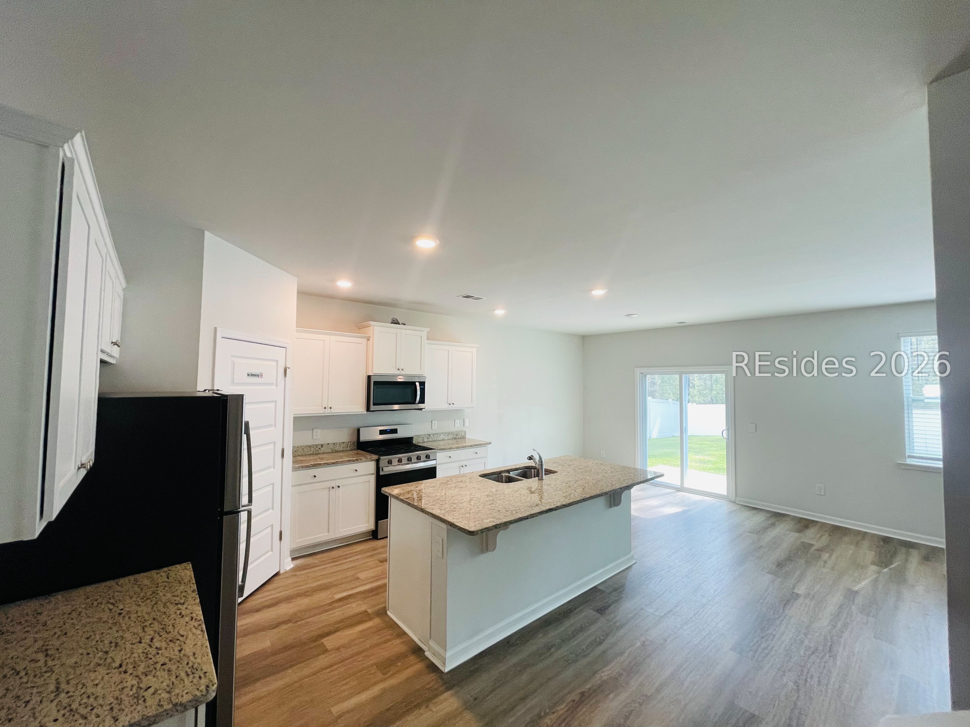 120 Hiatus Court Ridgeland, SC 29936 - Photo 16 of 39 Kitchen & Dining area