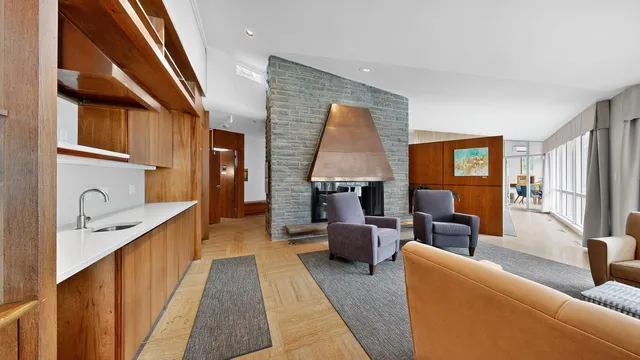 $1,500,000 | 5650 Weatherhill Road Southwest, Rochester, MN 55902