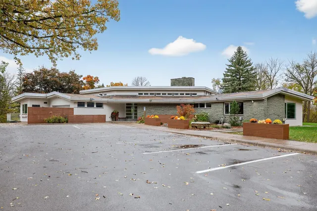 $1,500,000 | 5650 Weatherhill Road Southwest, Rochester, MN 55902