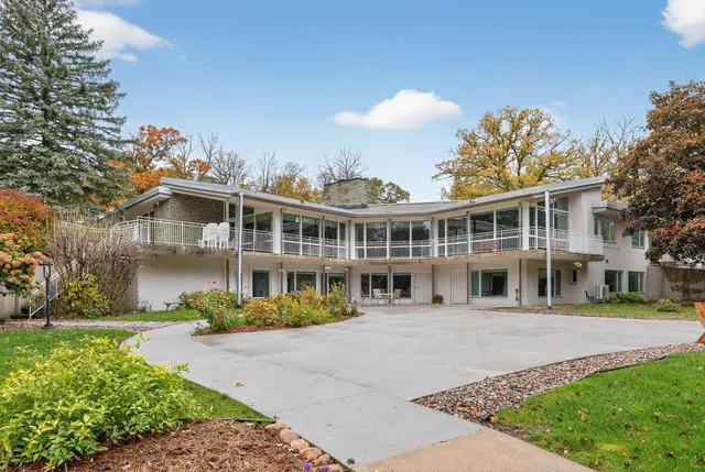 $1,500,000 | 5650 Weatherhill Road Southwest, Rochester, MN 55902