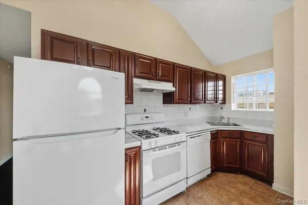 $3,500 | 2948 Wickham Avenue, Unit 2 | Baychester