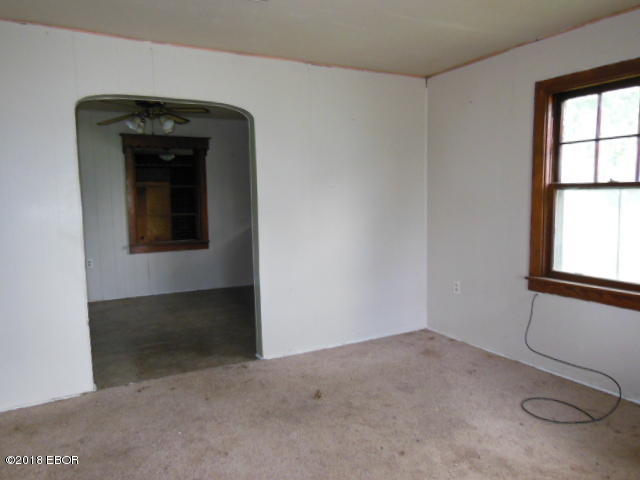 900 West 3rd Street Flora, IL 62839 - Photo 2 of 48 Gallery Image 2