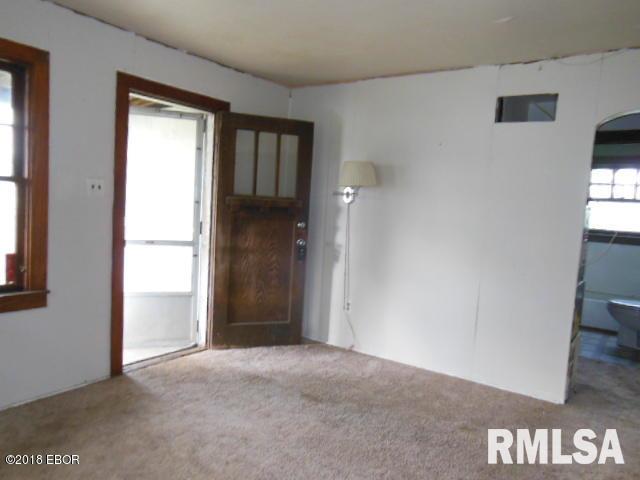 900 West 3rd Street Flora, IL 62839 - Photo 4 of 48 Gallery Image 4