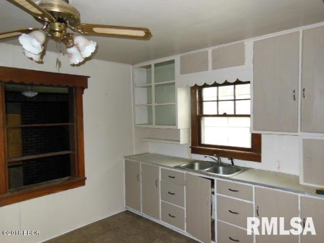 900 West 3rd Street Flora, IL 62839 - Photo 5 of 48 Gallery Image 5
