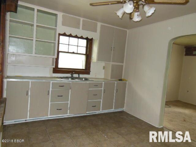 900 West 3rd Street Flora, IL 62839 - Photo 7 of 48 Gallery Image 7