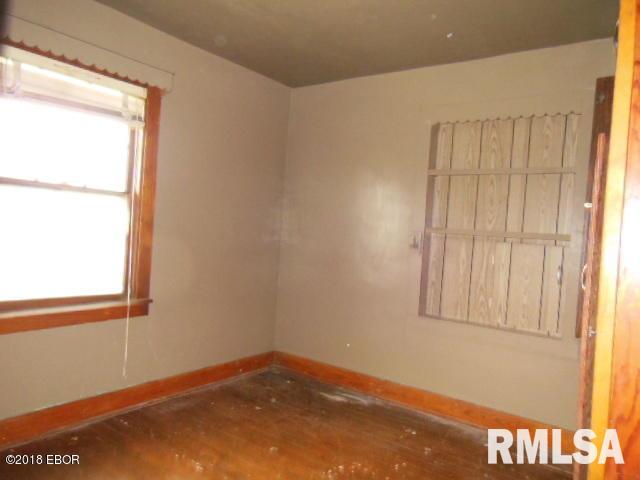 900 West 3rd Street Flora, IL 62839 - Photo 9 of 48 Gallery Image 9