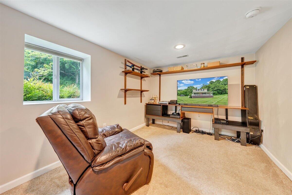 1304 Healing Springs Road Blue Ridge, VA 24064 - Photo 6 of 29 3 BR/2 BA