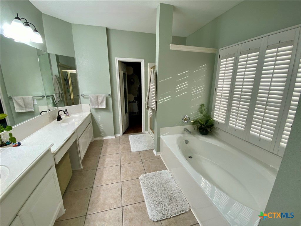 256 Las Brisas Boulevard Seguin, TX 78155 - Photo 13 of 25