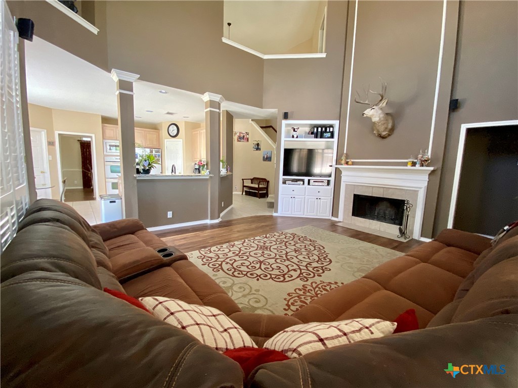 256 Las Brisas Boulevard Seguin, TX 78155 - Photo 3 of 25