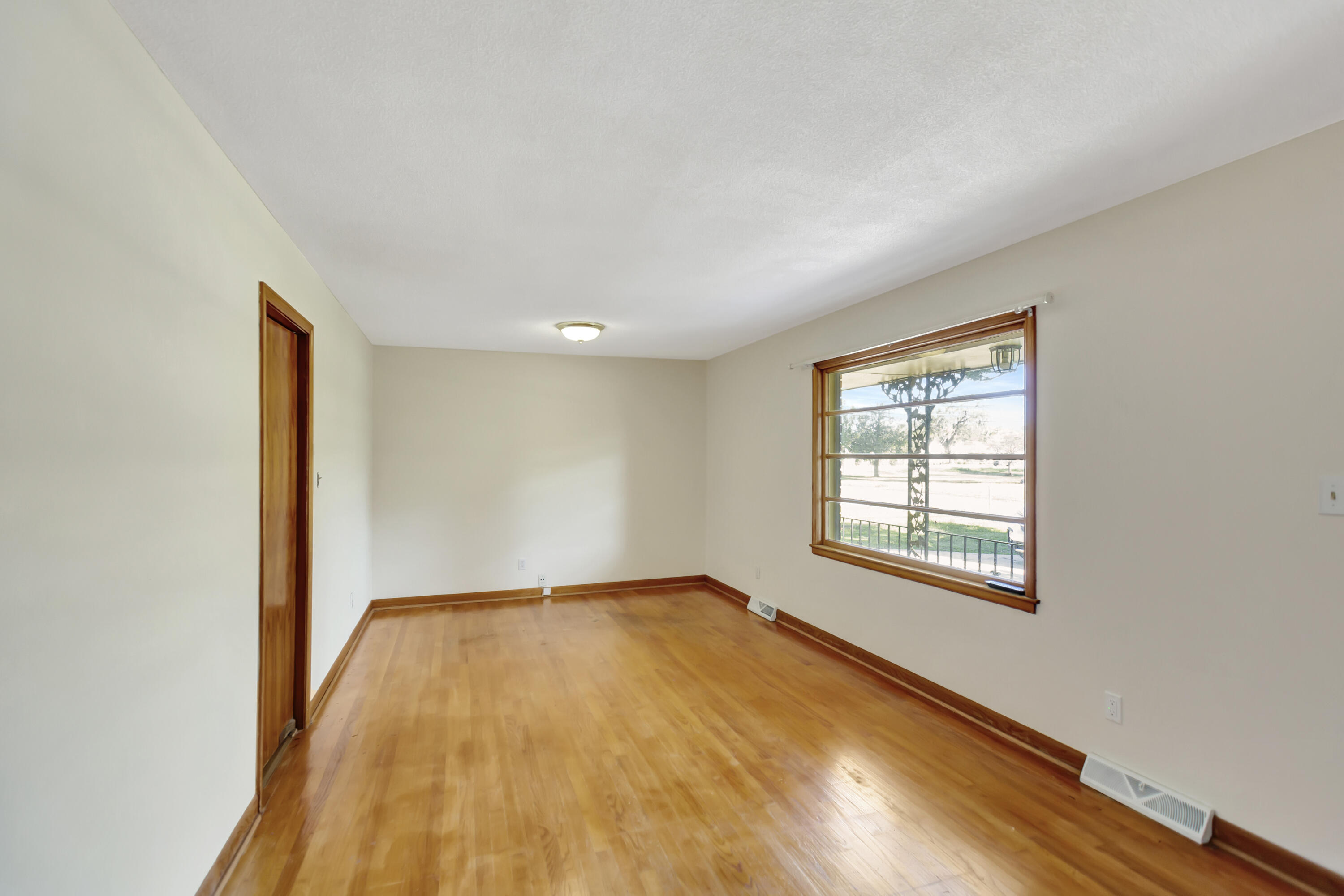 102 Claudia Drive Ladson, SC 29456 - Photo 3 of 24 296A1575