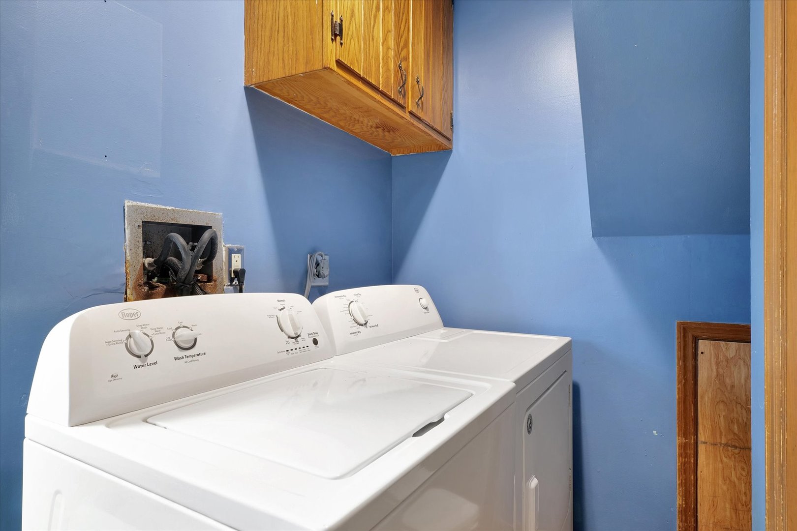 1705 Georgetown Drive Champaign, IL 61821 - Photo 18 of 44 a utility room with dryer and washer