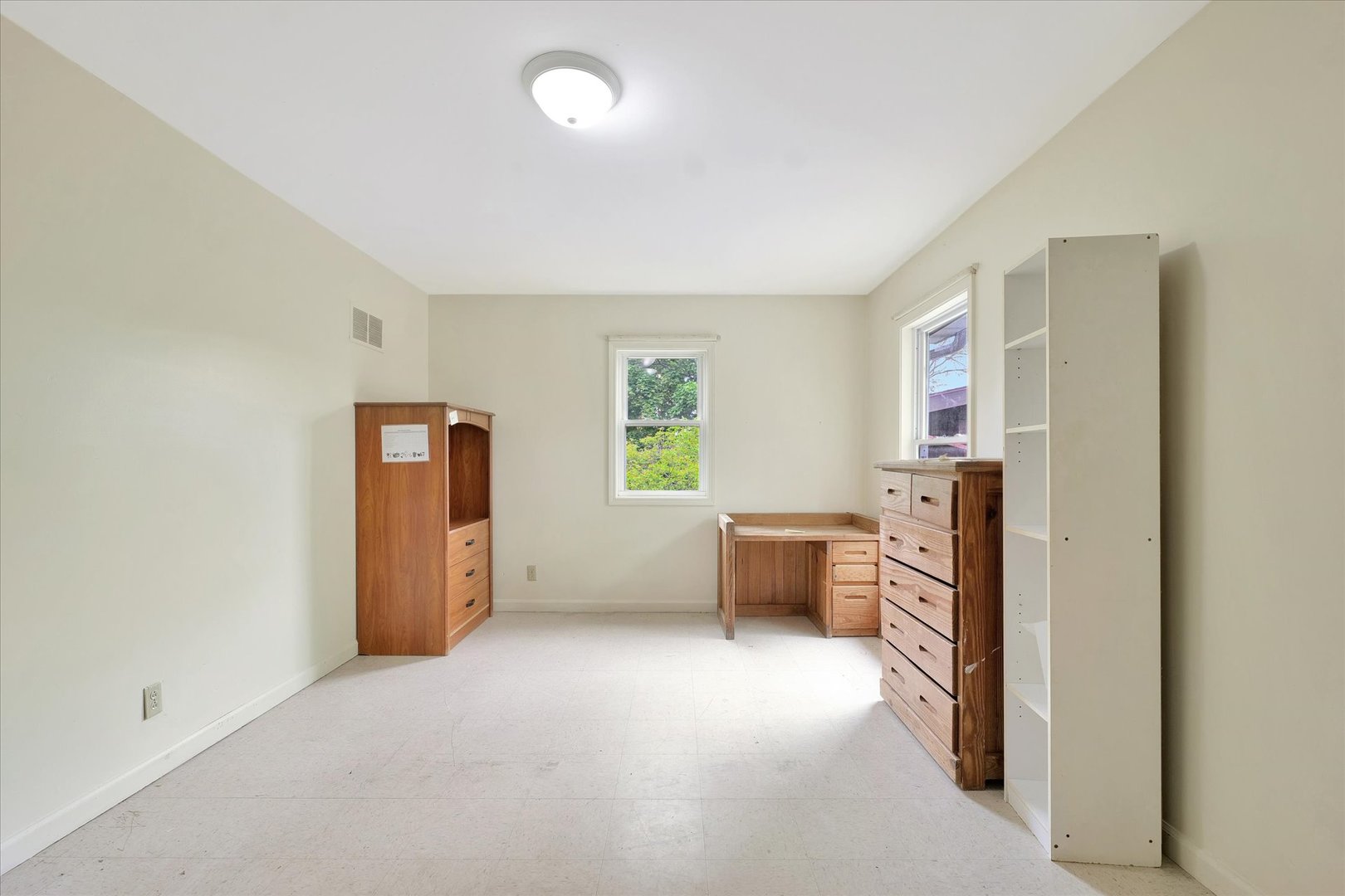 1705 Georgetown Drive Champaign, IL 61821 - Photo 29 of 44 a view of livingroom with hardwood and furniture