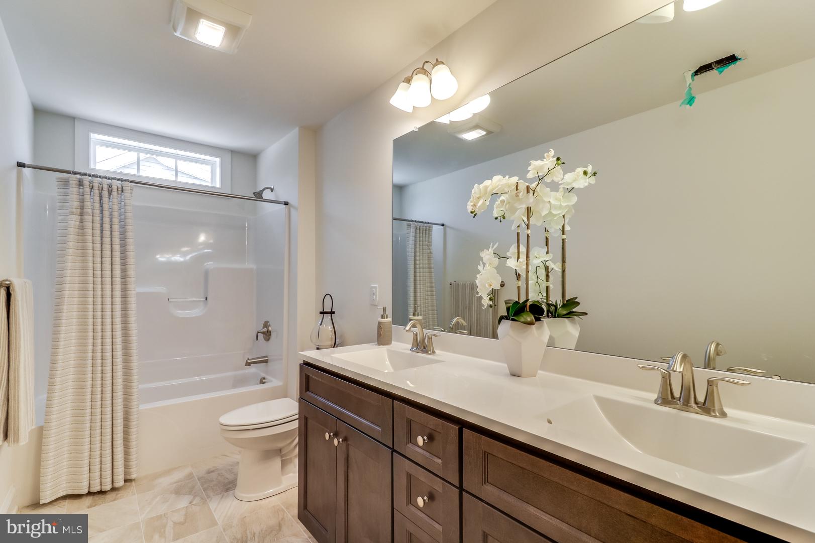 319 Valley Road Milton, DE 19968 - Photo 23 of 36 Guest bathroom