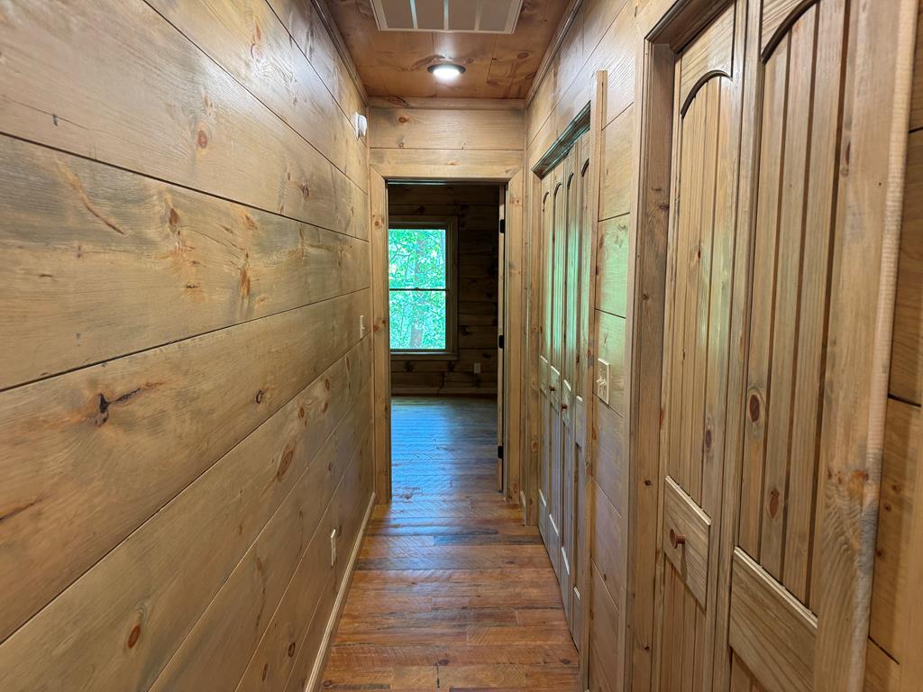 85 Moreland Trail Blue Ridge, GA 30513 - Photo 50 of 56 a view of a hallway