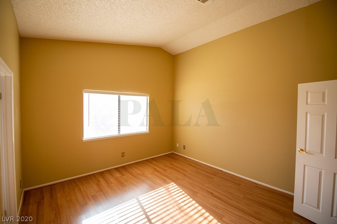 3605 North Solitude Road Las Vegas, NV 89108 - Photo 5 of 28 Gallery Image 5