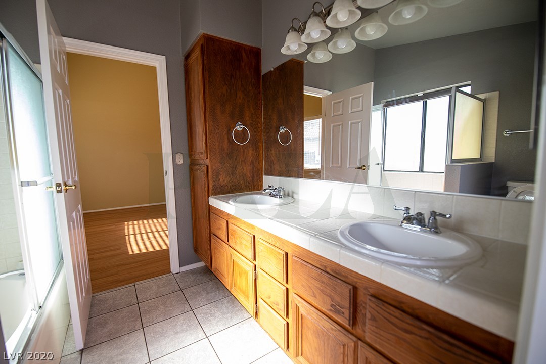 3605 North Solitude Road Las Vegas, NV 89108 - Photo 6 of 28 Gallery Image 6