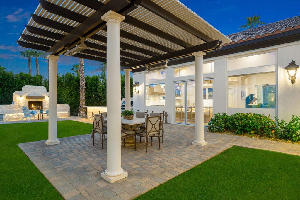 56495 Mountain La La Quinta, CA 92253 - Photo 14 of 56 a patio with table and chairs