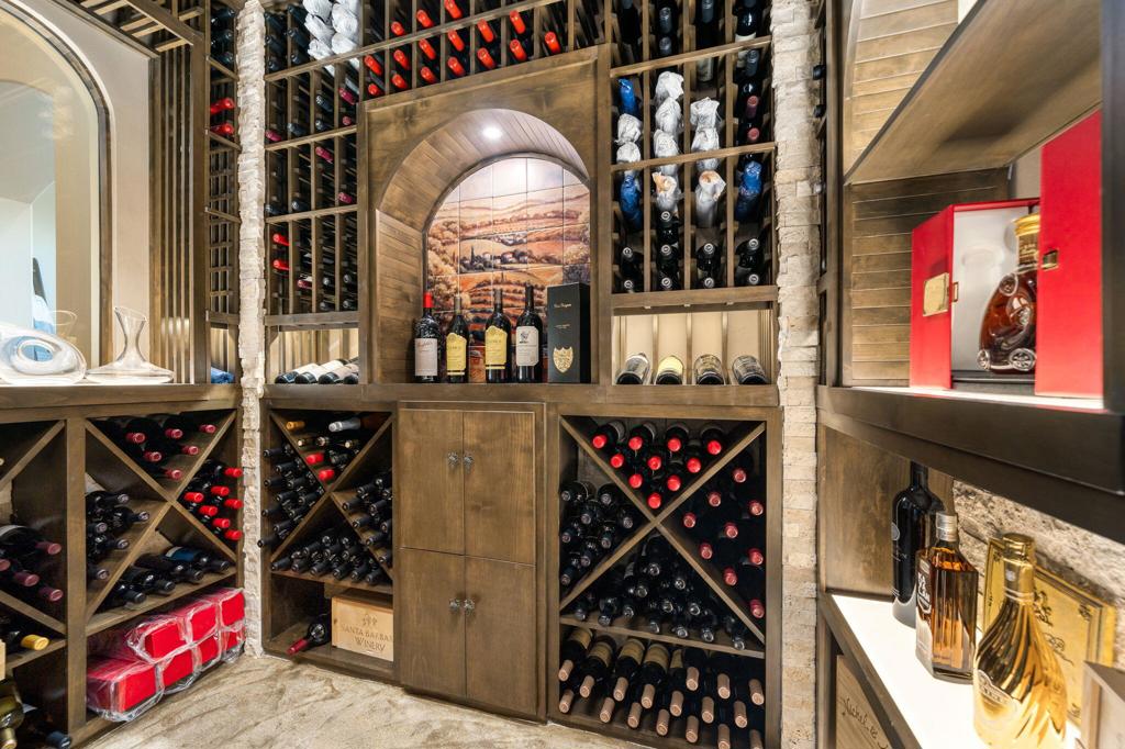 56495 Mountain La La Quinta, CA 92253 - Photo 39 of 56 a view of water heater