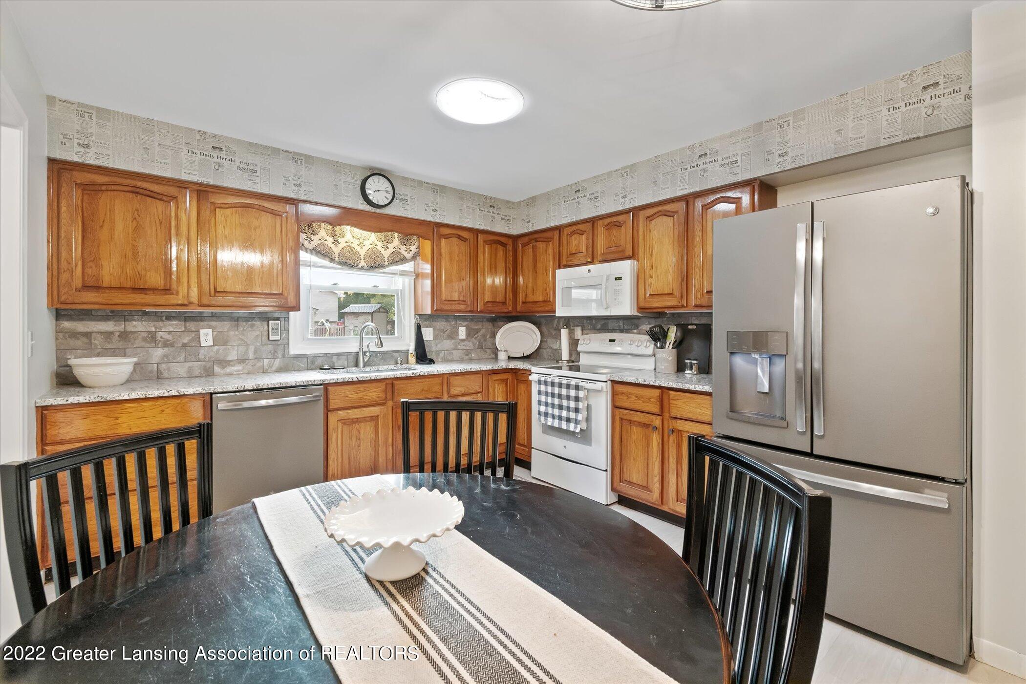 107 Meath Road Eaton Rapids, MI 48827 - Photo 8 of 31 Kitchen2