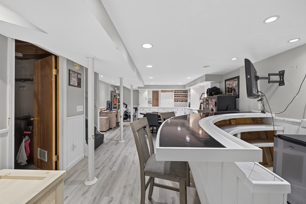 403 Valley Road New Bedford, MA 02745 - Photo 21 of 41