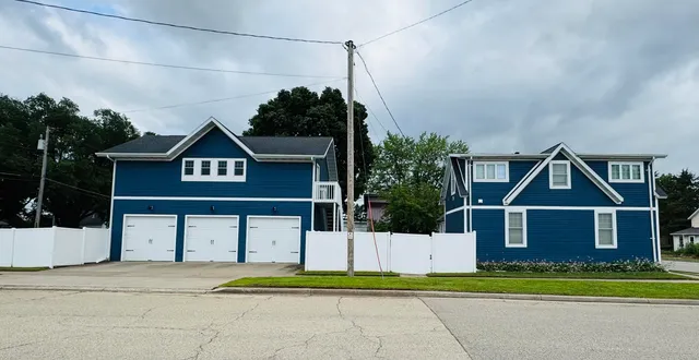 $284,000 | 400 South Marquette Road, Prairie du Chien, WI 53821