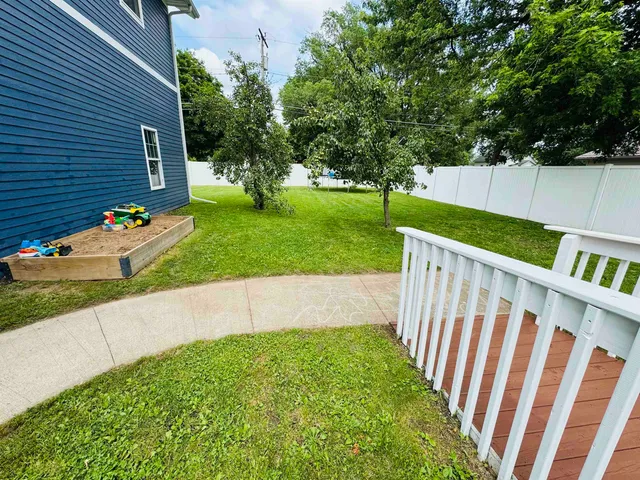 $284,000 | 400 South Marquette Road, Prairie du Chien, WI 53821