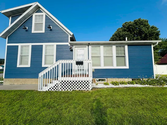 $284,000 | 400 South Marquette Road, Prairie du Chien, WI 53821