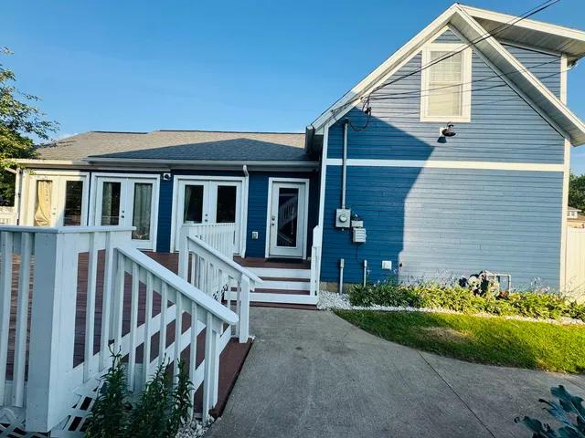 $284,000 | 400 South Marquette Road, Prairie du Chien, WI 53821