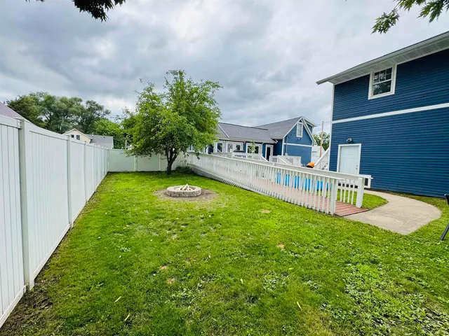 $284,000 | 400 South Marquette Road, Prairie du Chien, WI 53821