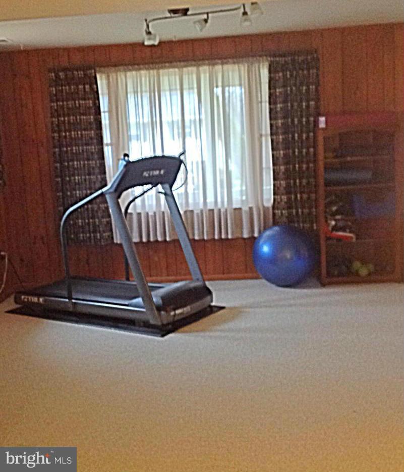 15805 Kerr Road Laurel, MD 20707 - Photo 22 of 25 Family Room