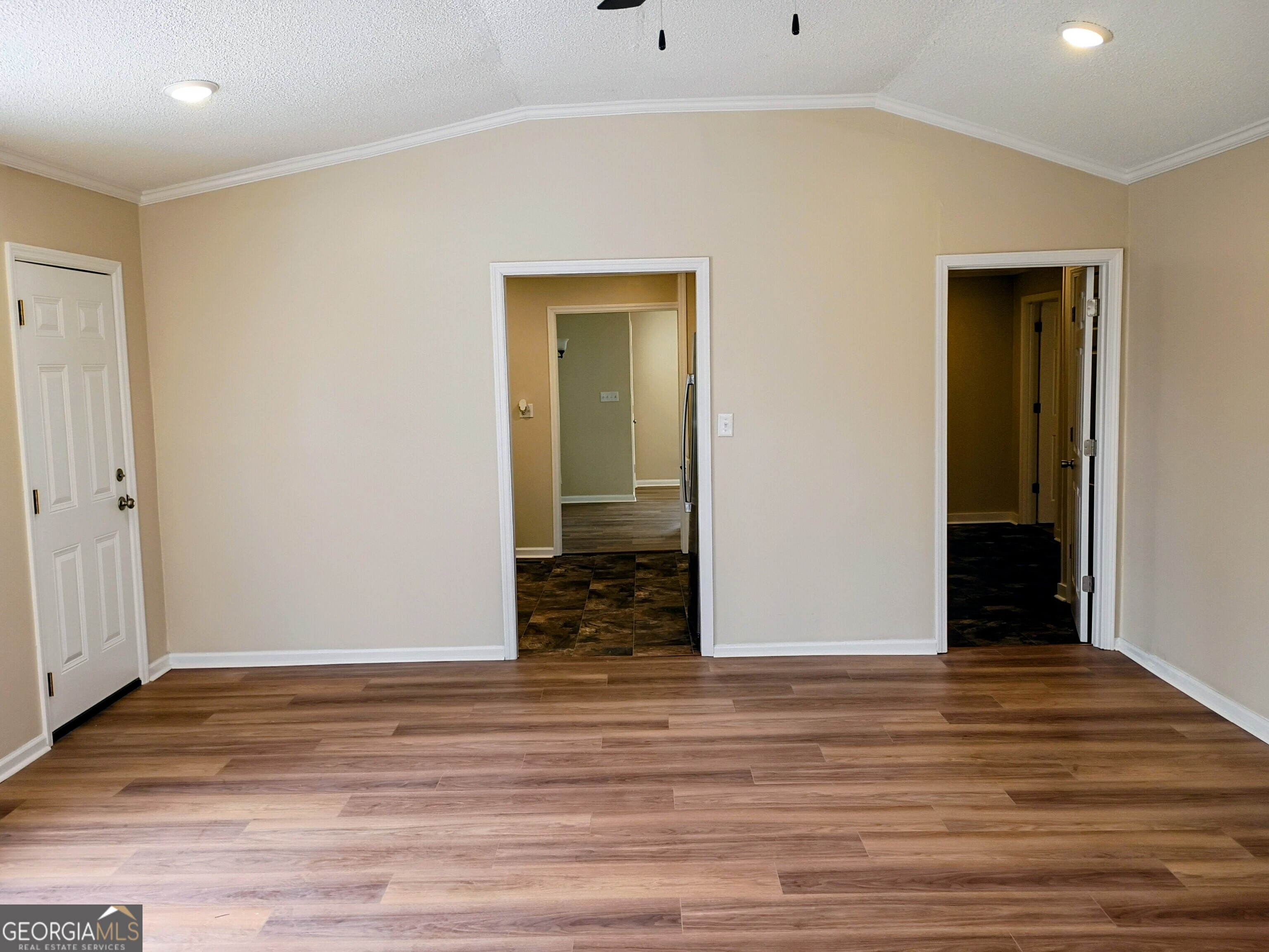 624 Thompson Road Swainsboro, GA 30401 - Photo 9 of 20 a view of room with wooden floor