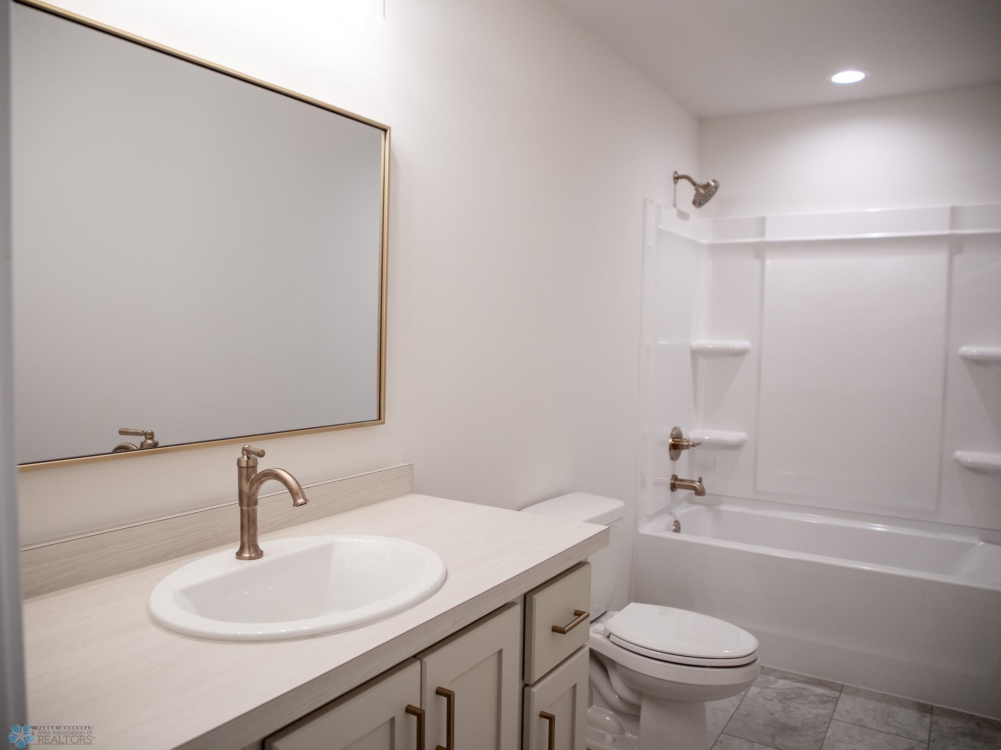 3612 Decorah Way South Fargo, ND 58104 - Photo 15 of 55