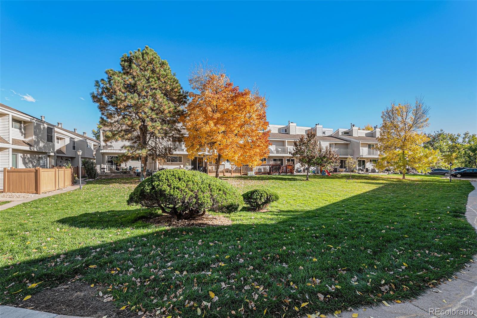 4262 East Maplewood Way Centennial, CO 80121 - Photo 23 of 32