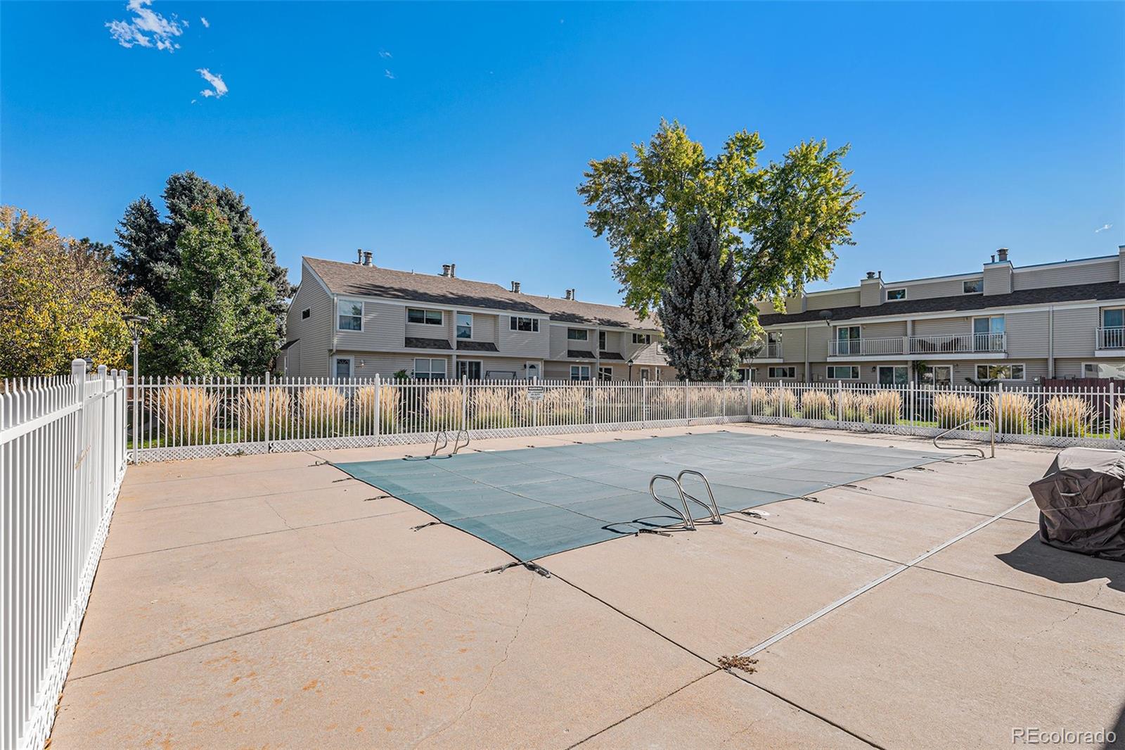 4262 East Maplewood Way Centennial, CO 80121 - Photo 26 of 32 a view of a basket ball ground