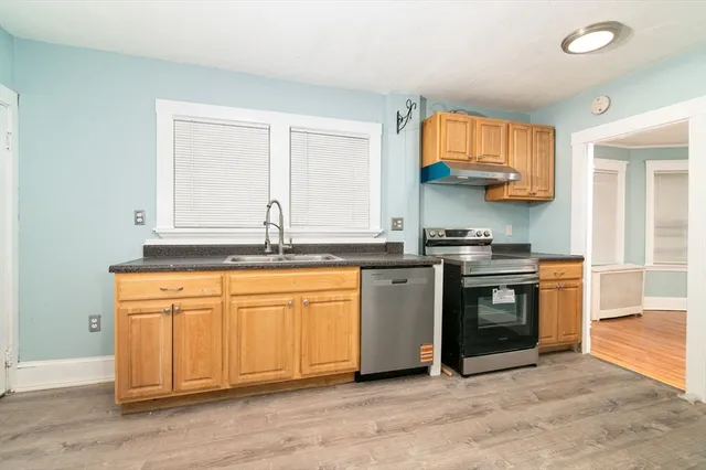 $2,650 | 152 Willow Street, Unit 1, Quincy, MA 02170