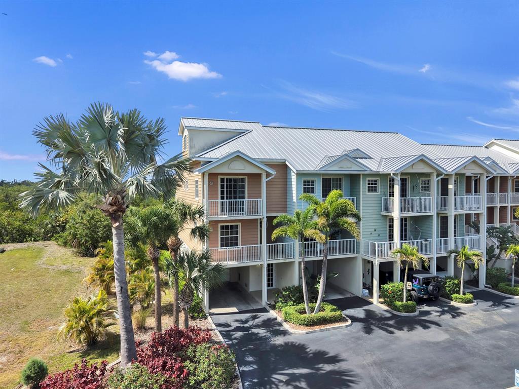 3202 Mangrove Point Drive Ruskin, FL 33570 - Photo 13 of 63