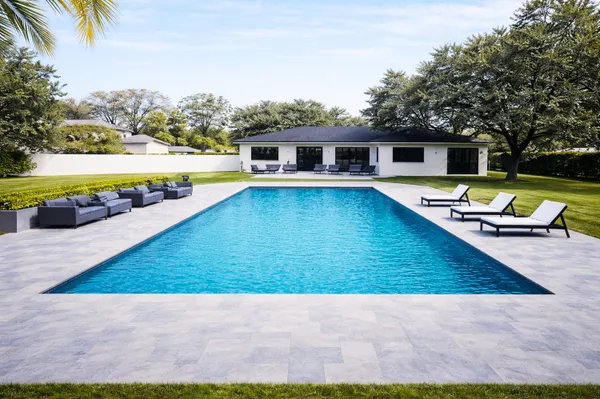 $525,000 | 680 Memorial Drive, Sebring, FL 33870