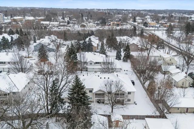 $195,900 | 4040 Maureen Drive Northeast, Unit 202, Columbia Heights, MN 55421