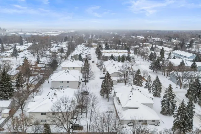 $195,900 | 4040 Maureen Drive Northeast, Unit 202, Columbia Heights, MN 55421