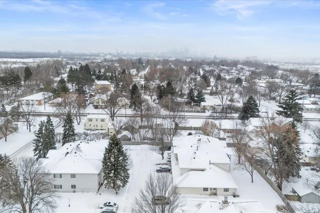 $195,900 | 4040 Maureen Drive Northeast, Unit 202, Columbia Heights, MN 55421